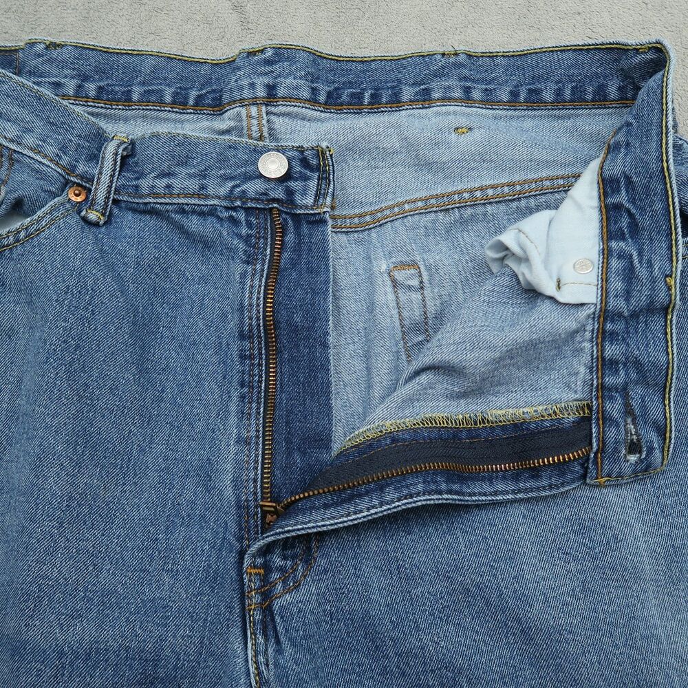 Levi's 550 Jeans Mens Size 40x30 (38x30 Actual) Blue Relaxed Tapered Denim - Picture 3 of 16